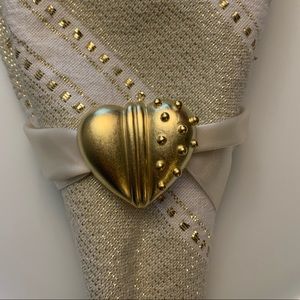 Exclusive,Ltd Edition Set of 8 Heart Napkin Rings